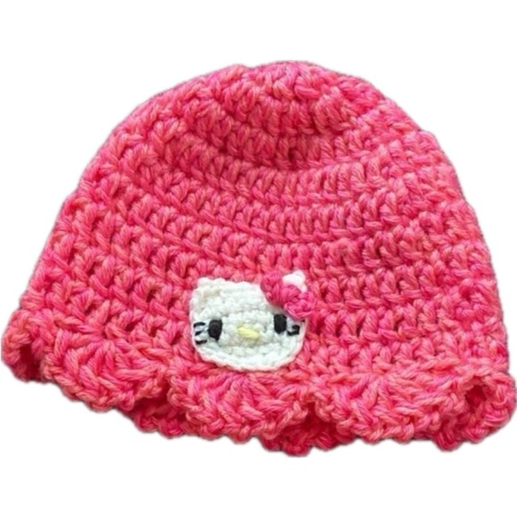 Adorable! Hello kitty, pearl button crochet baby booties and hat - Picture 3 of 8